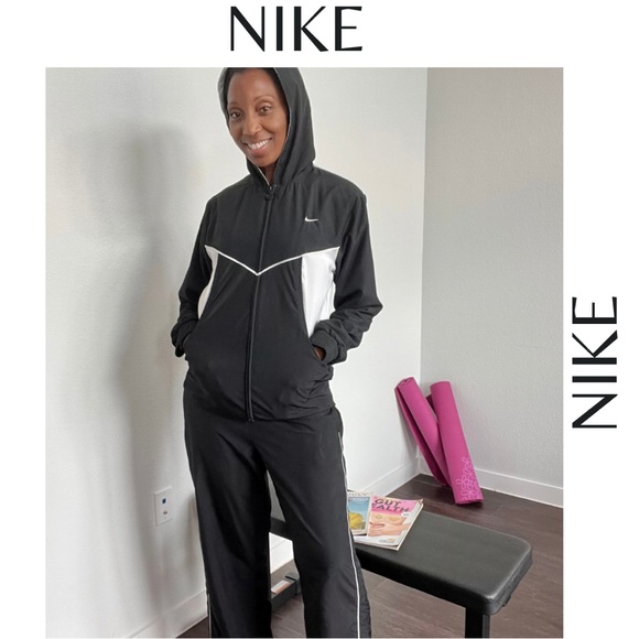 SPORTS WEAR BY NIKE, Black and white sweat suit, Size XL (16-18) - Picture 3 of 6